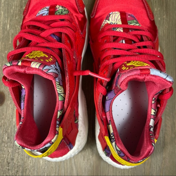 Nike Air Huarache Run Print Red Aloha Womens Size 7. - Picture 9 of 12